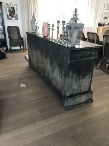 heavily textured server